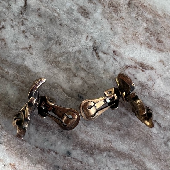 Vintage Clip on Leaf Earrings, Antique Brass Toned - Picture 4 of 8